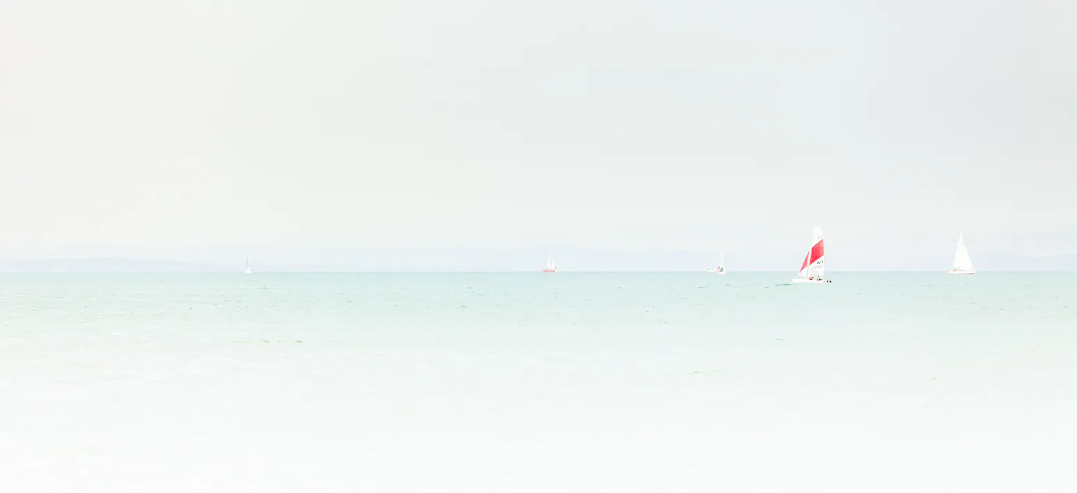 Segelboot. Kreuzlinger Hafen, Bodensee. August 2011