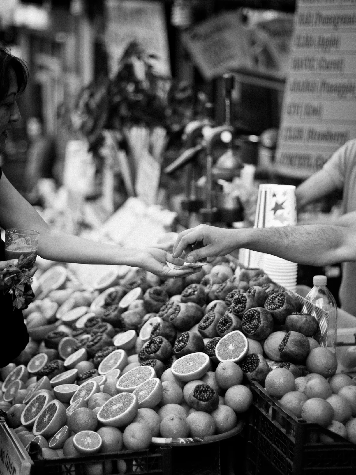 ORANGE JUICE DEAL. Beyoglu, Istanbul. May 2010